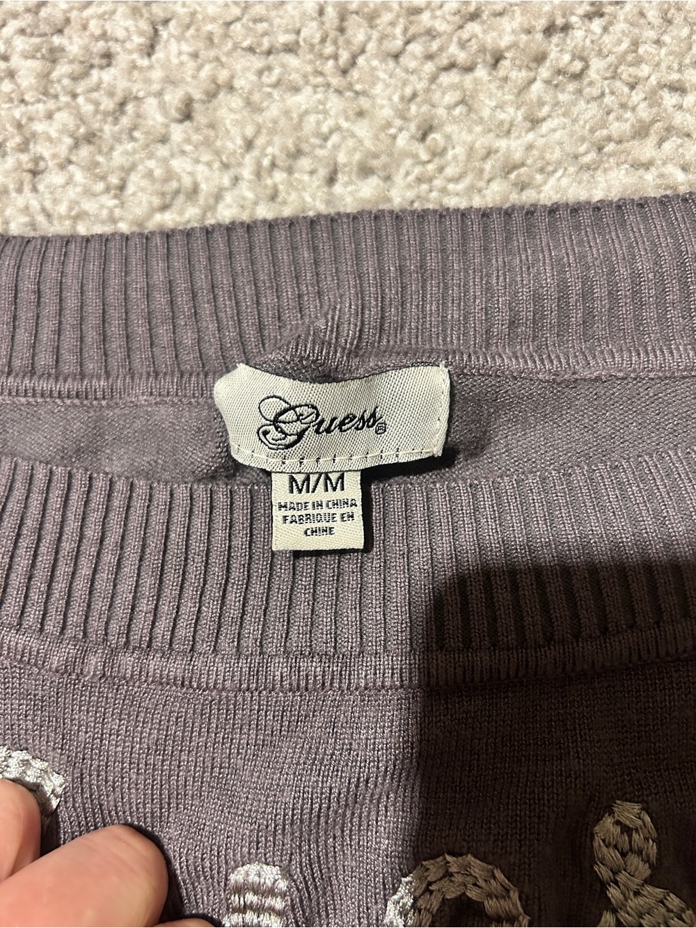 Guess Off-The-Shoulder Rhinestone Logo Ribbed Sweater Gray Size M - Picture 3 of 5